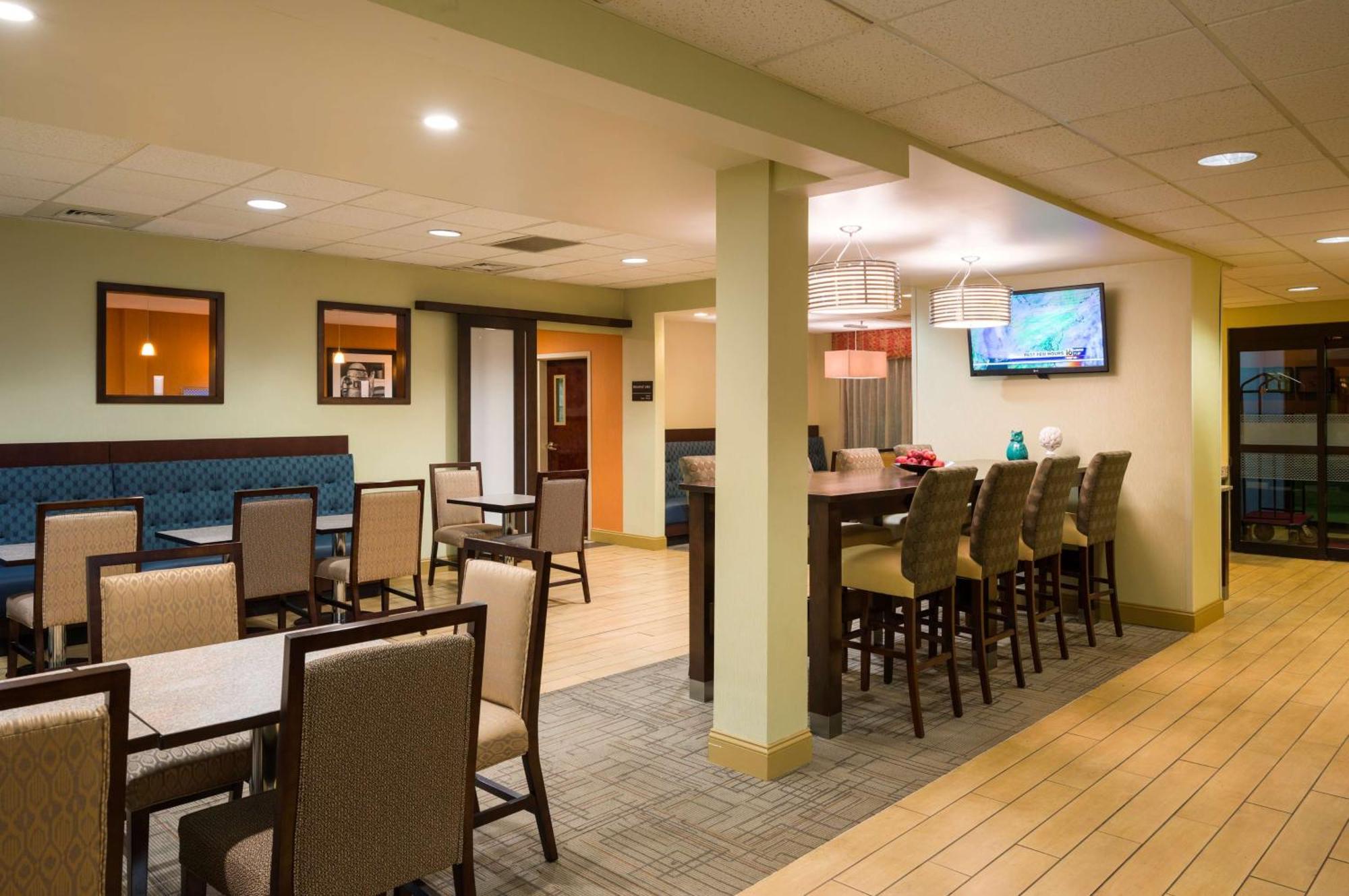 Hampton Inn Danville Buitenkant foto